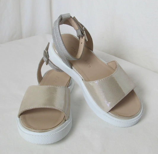 Penelope Sandal